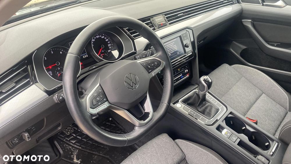 Volkswagen Passat - 10