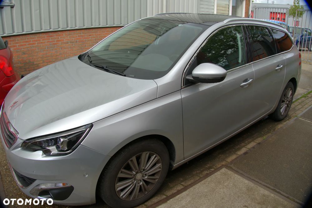 Peugeot 308 1.6 THP Allure - 2
