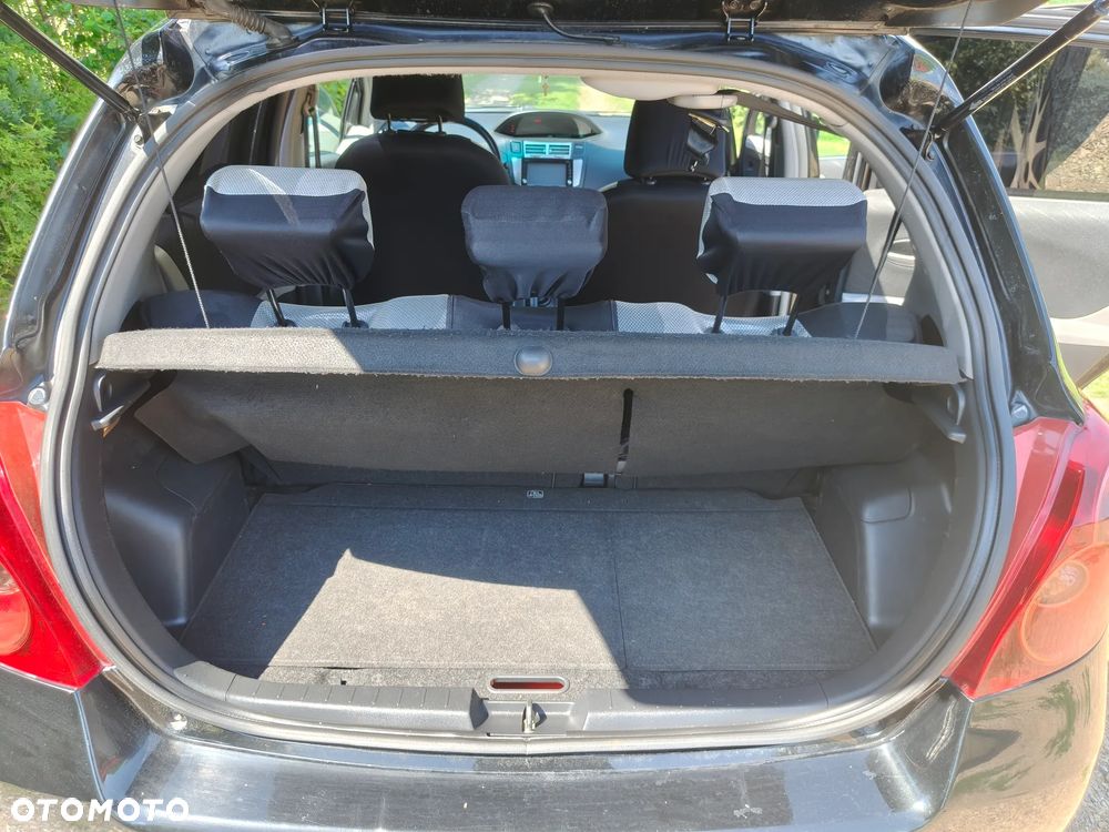 Toyota Yaris 1.3 Luna A/C - 8