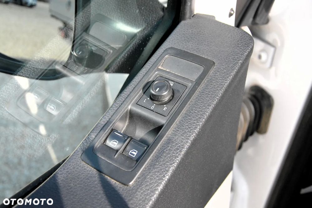 Volkswagen Transporter T6 TDI L2H1 - 16