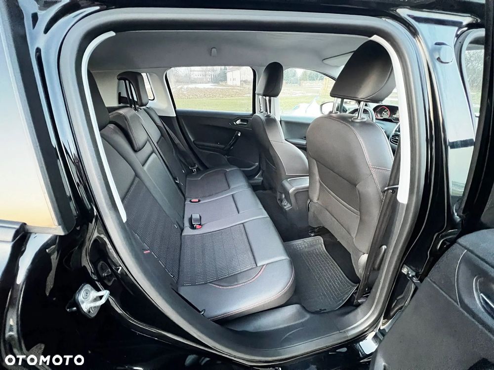 Peugeot 2008 BlueHDi 120 EAT6 Black Edition - 16