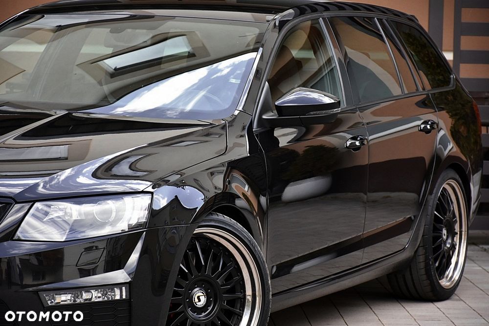 Skoda Octavia 2.0 TDI DSG RS - 10