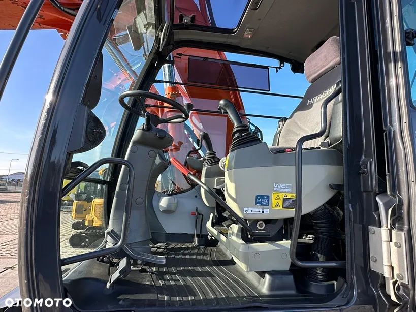 Hitachi ZX170W-5B - 32
