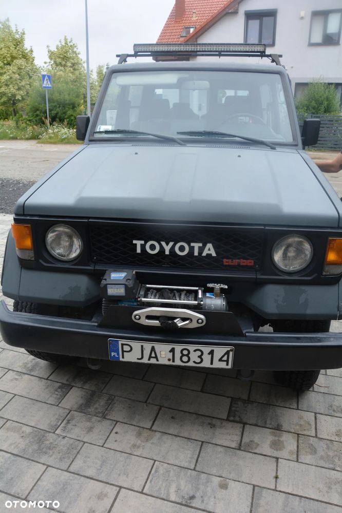 Toyota Land Cruiser - 2