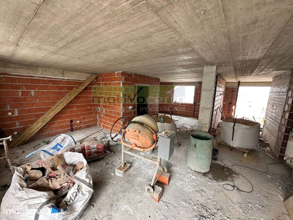 Moderno! T2 nas Olaias com Vista de Rio. Arrecadação e Parqueamento. - Grande imagem: 5/17