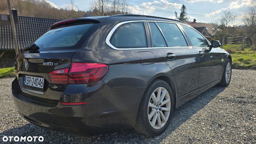 BMW Seria 5 520d xDrive - 6