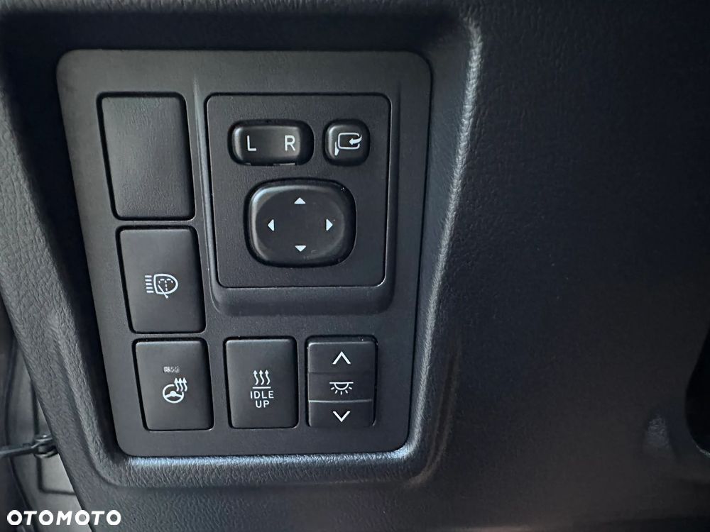 Toyota Land Cruiser LC 2.8 D-4D Invincible - 34