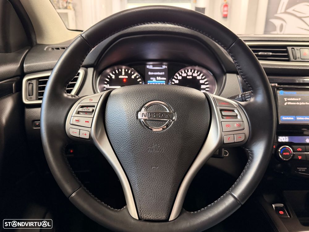 Nissan Qashqai 1.5 dCi N-Connecta 18 - 25