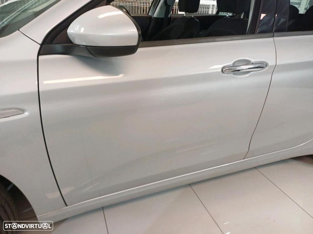 Fiat Tipo Station Wagon 1.3 M-Jet Lounge - 31