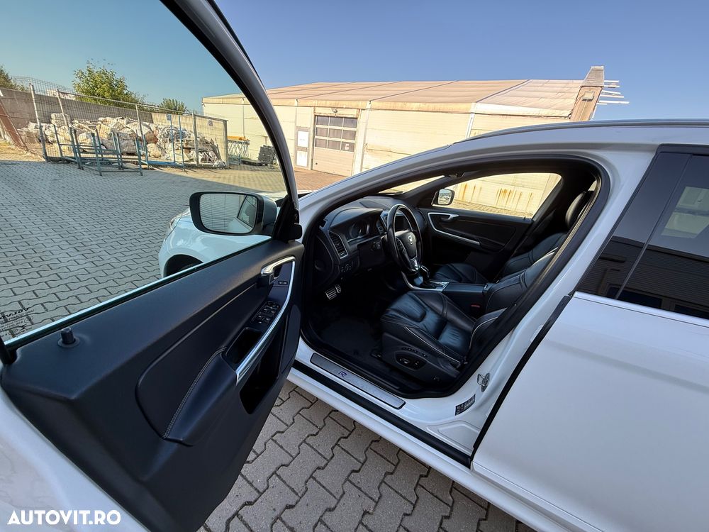 Volvo XC 60 D5AWD R-Design - 15