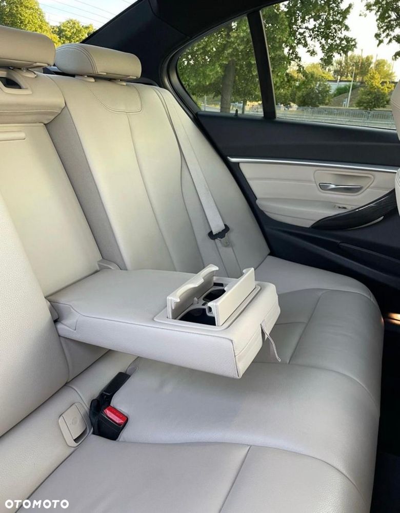 BMW Seria 3 335d xDrive - 14