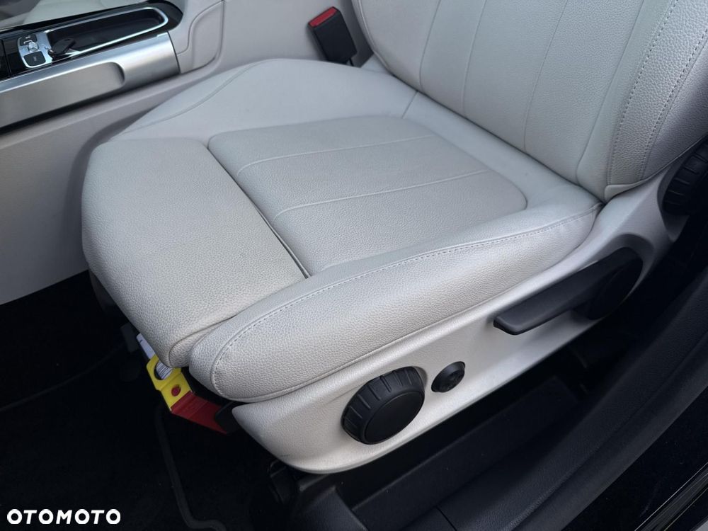 Mercedes-Benz GLB - 13