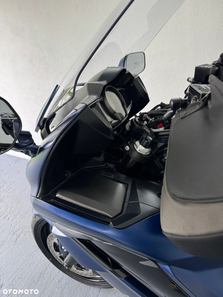 Yamaha FJR - 37