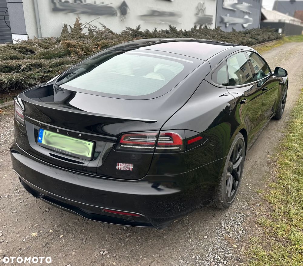 Tesla Model S - 3