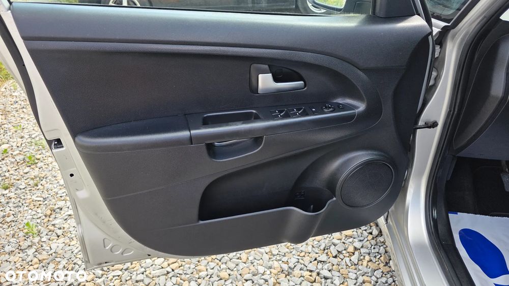Kia Venga 1.4 CVVT Titanium Collection - 12