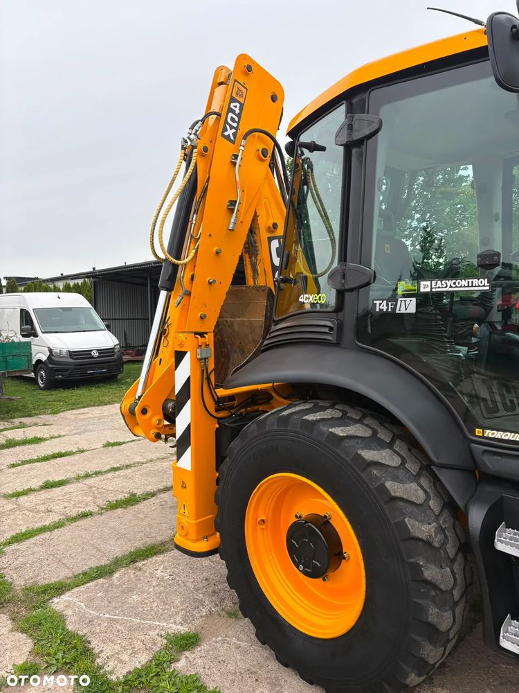 JCB 4CX - 27