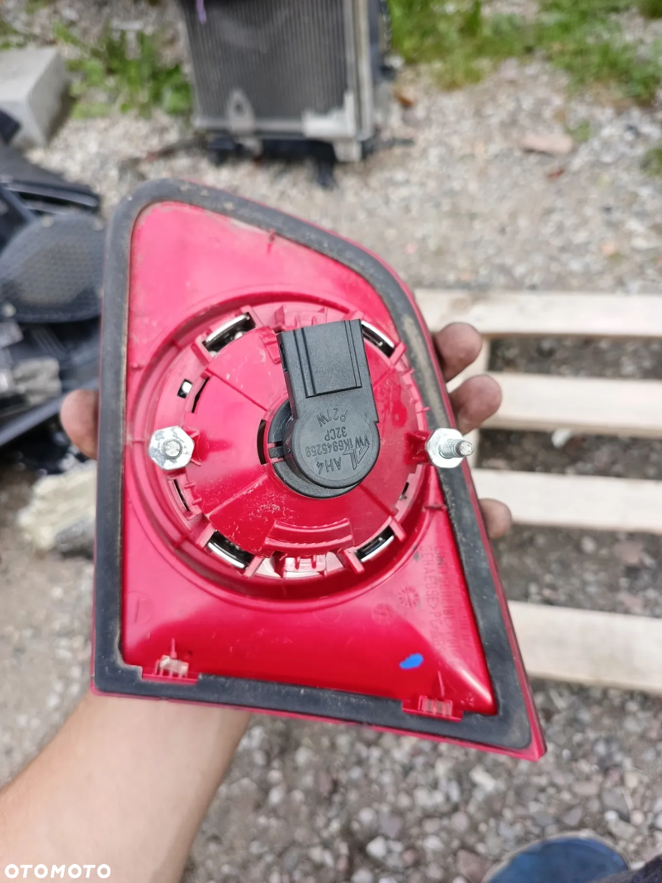LAMPA TYLNA LEWA W KLAPĘ VW PASSAT B6  3C9945093A - 2