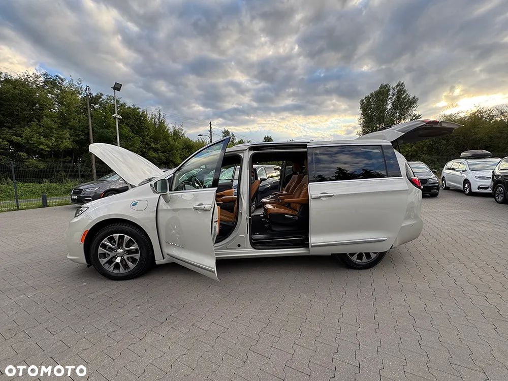 Chrysler Pacifica - 21