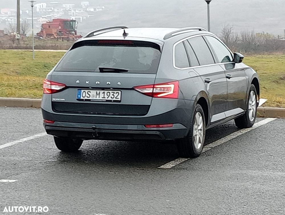 Skoda Superb 2.0 TDI DSG Premium Edition - 6