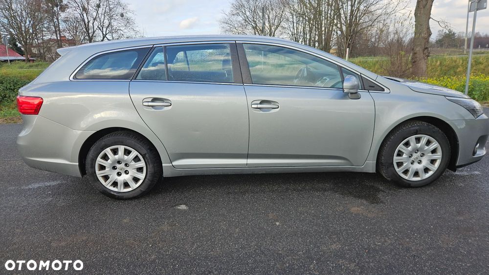 Toyota Avensis Touring Sports 1.6 - 9