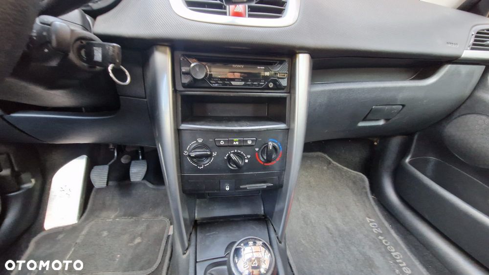 Peugeot 207 90 HDi FAP (Blue Lion) Sport - 15