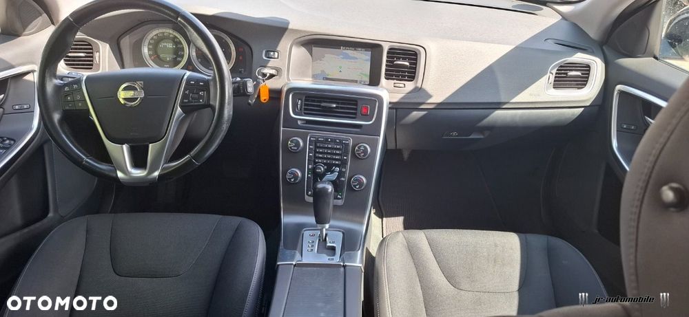 Volvo V60 D4 Geartronic Momentum - 6