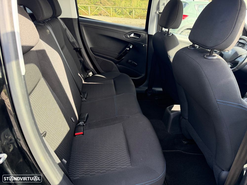 Peugeot 208 1.2 PureTech Signature - 7