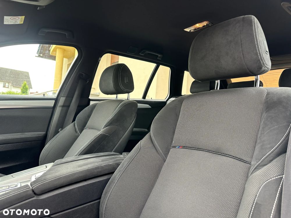 BMW Seria 5 520d xDrive - 23