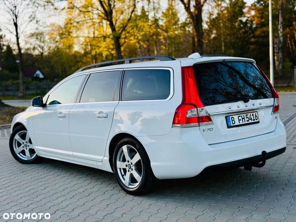 Volvo V70 D2 Momentum - 37