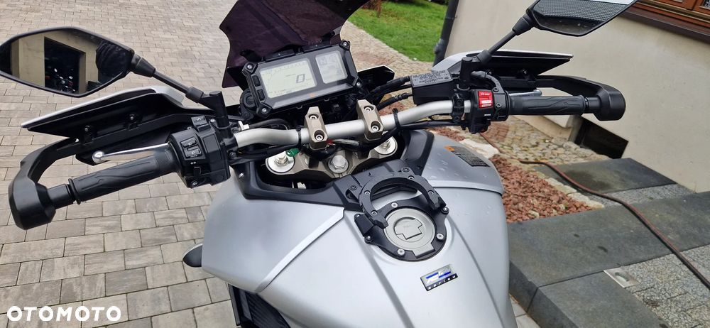 Yamaha MT - 7