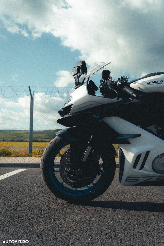 CF Moto 675 SR-R - 4