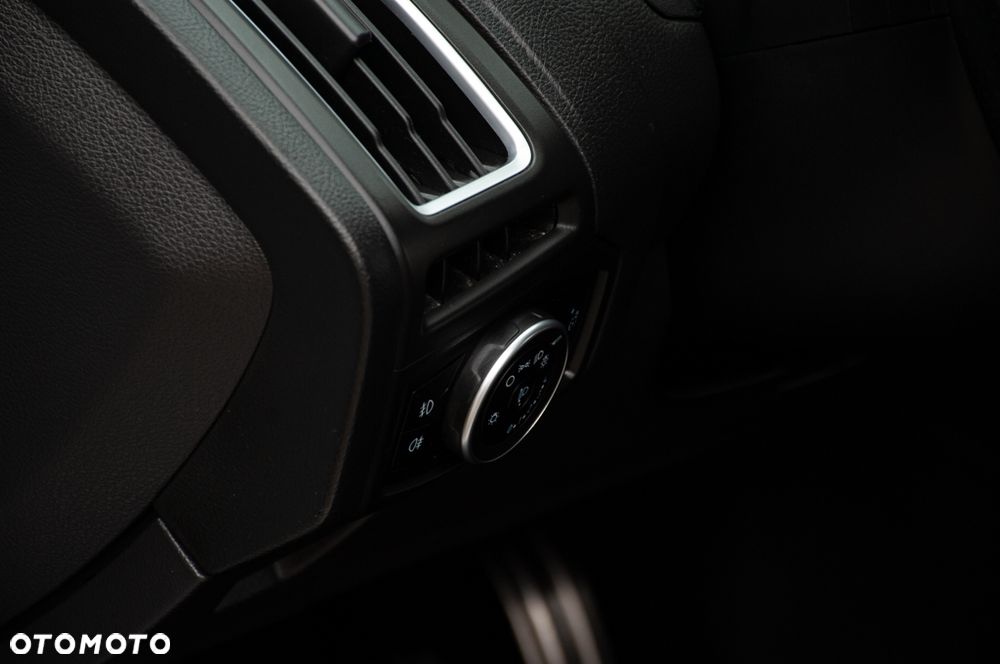 Ford Focus 2.0 TDCi ST mit Leder-Exclusiv-Paket - 37