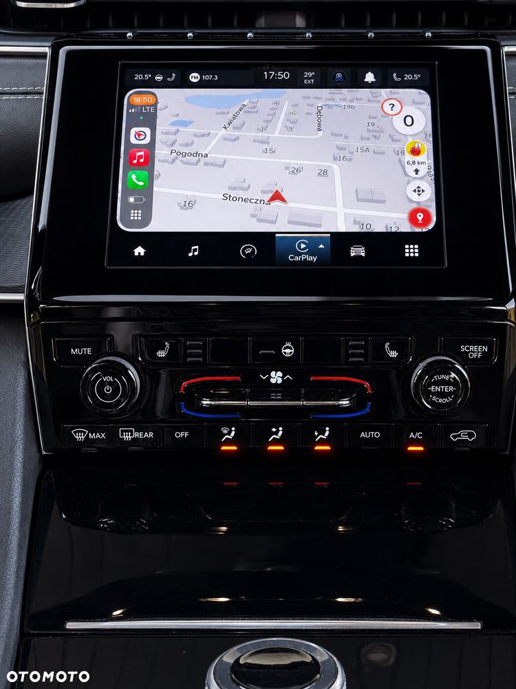 Jeep Grand Cherokee - 24