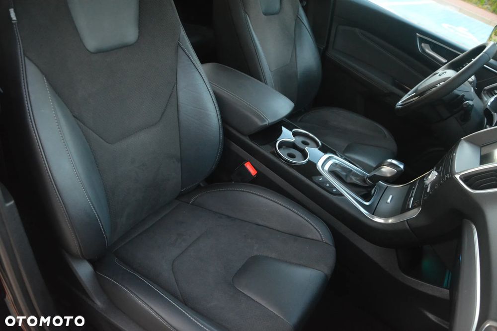 Ford S-Max 2.0 TDCi Titanium PowerShift - 24