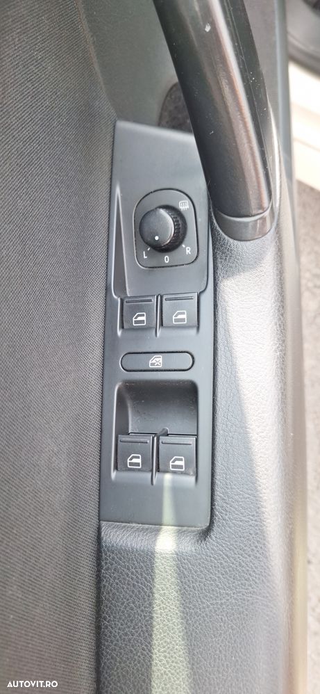 Volkswagen Passat 2.0 TDI 4Motion Comfortline - 29