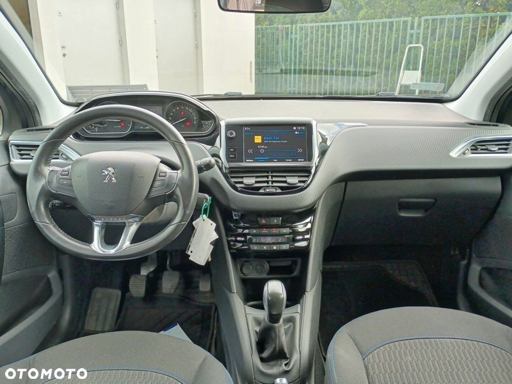 Peugeot 208 1.2 PureTech Style - 9