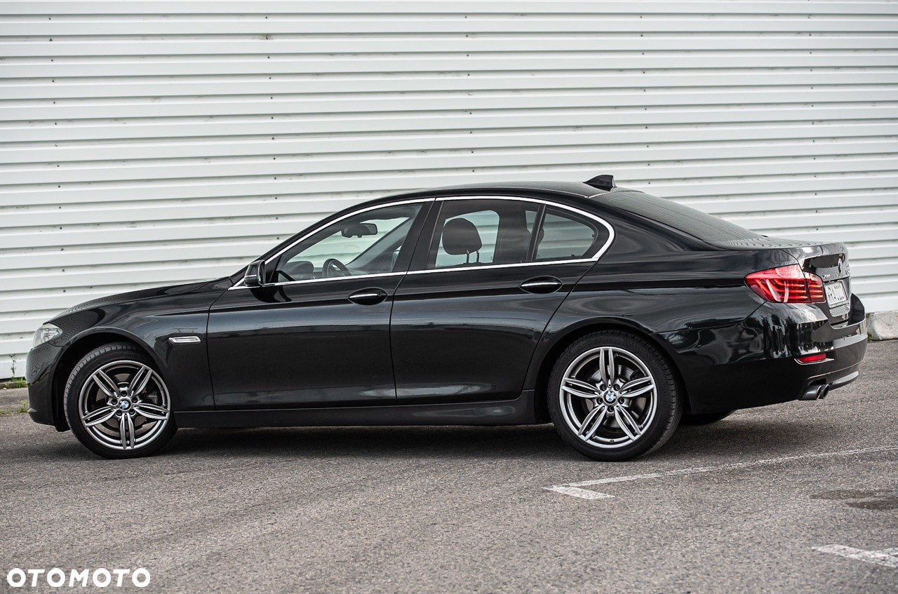 BMW Seria 5 520d xDrive - 10