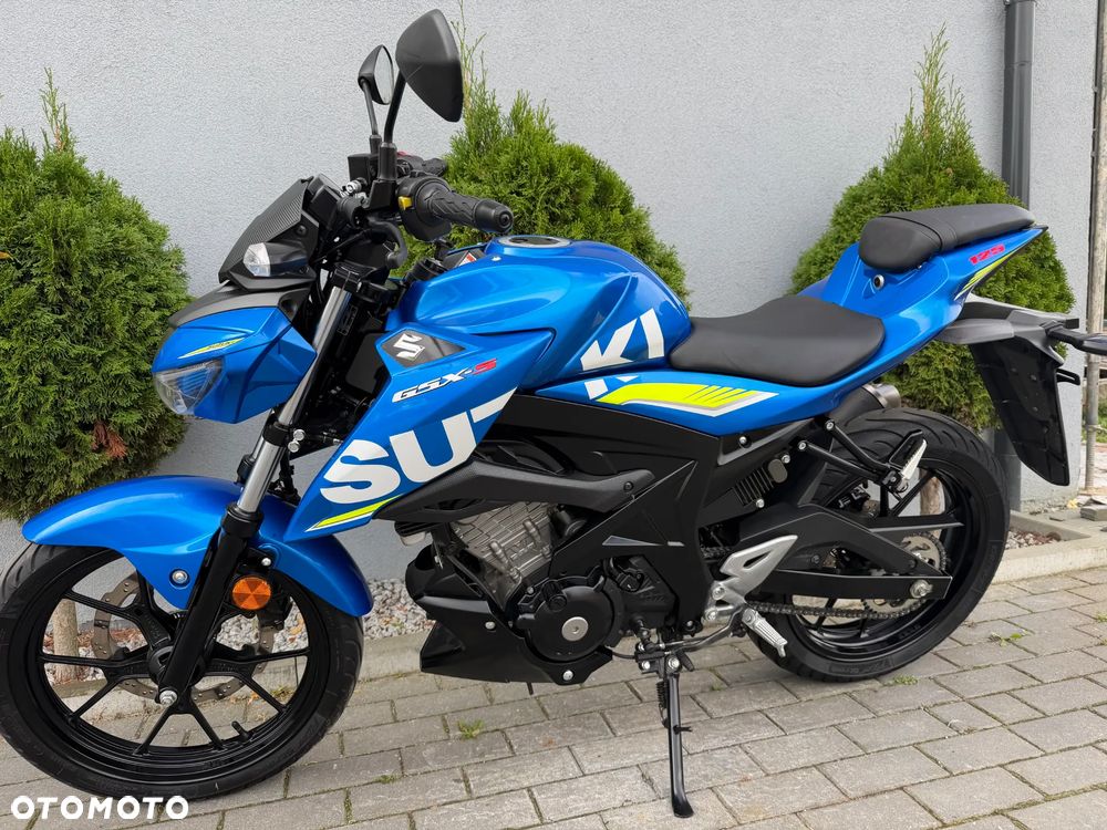Suzuki GSX - 32