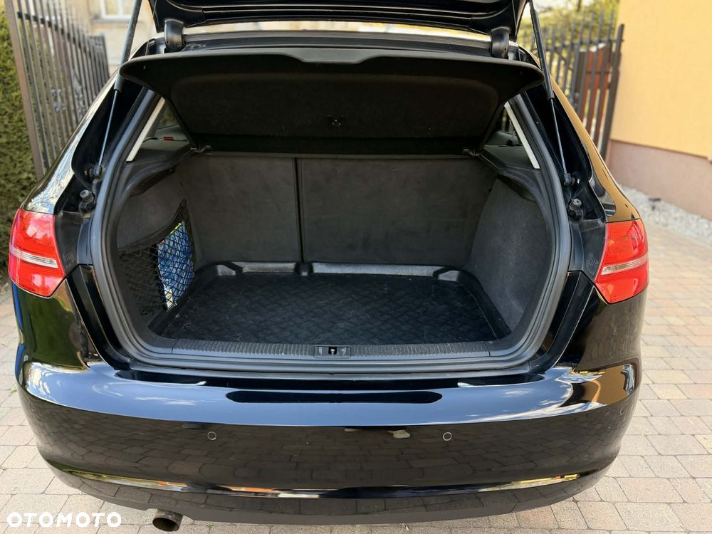 Audi A3 Sportback 1.6 Ambiente - 9