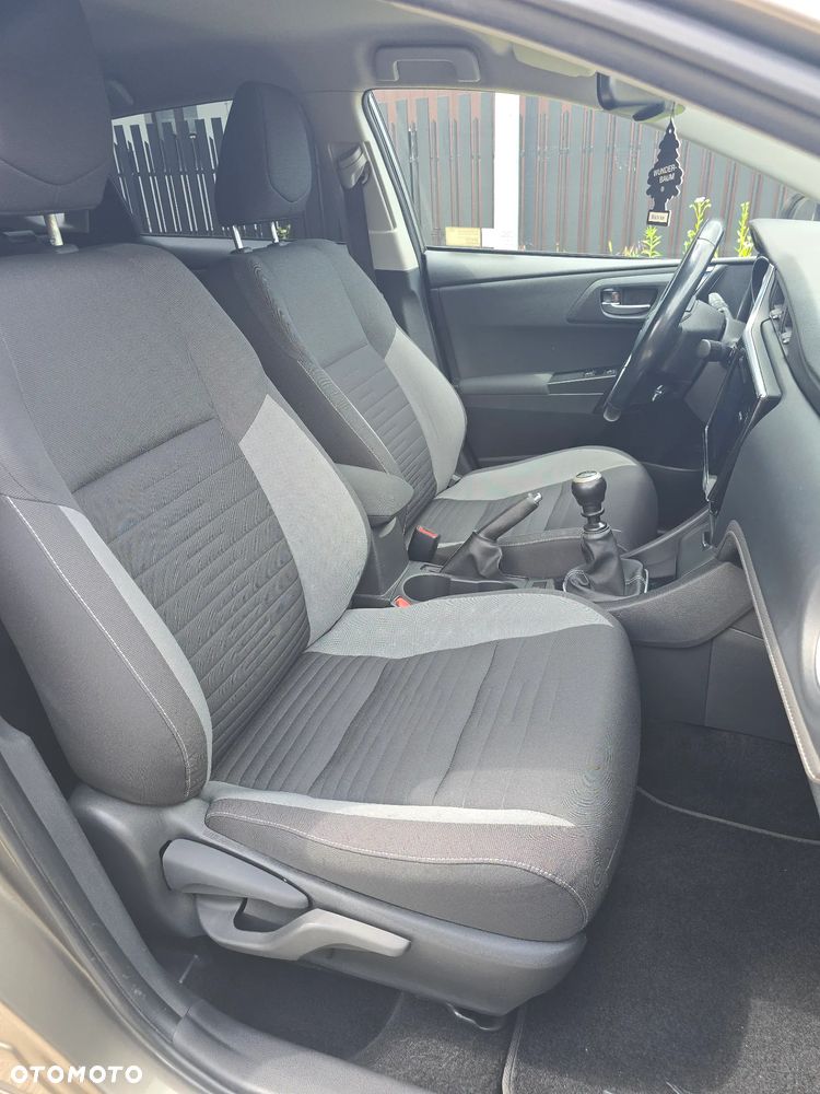 Toyota Auris 1.6 Premium - 13