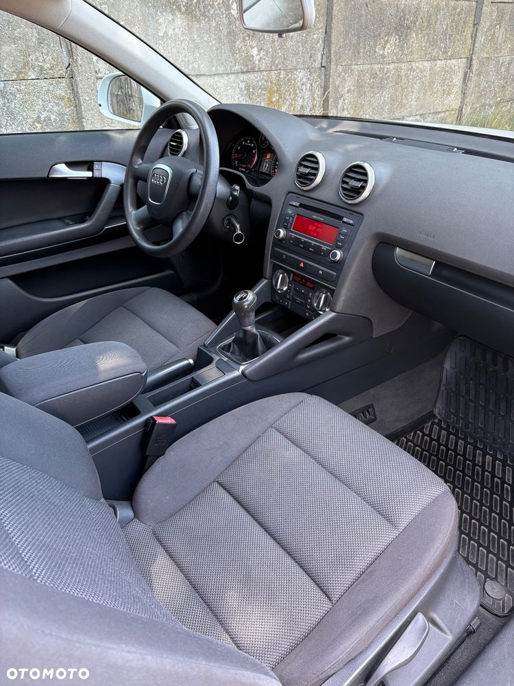 Audi A3 3-drzwiowe 1.6 Ambiente - 17