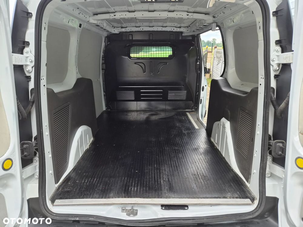 Ford Transit Connect - 19