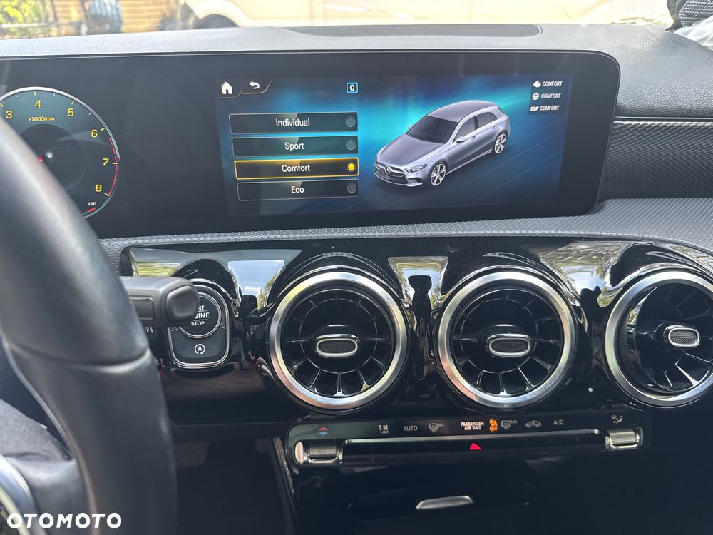Mercedes-Benz Klasa A 180 Edycja specjalna 7G-DCT - 18