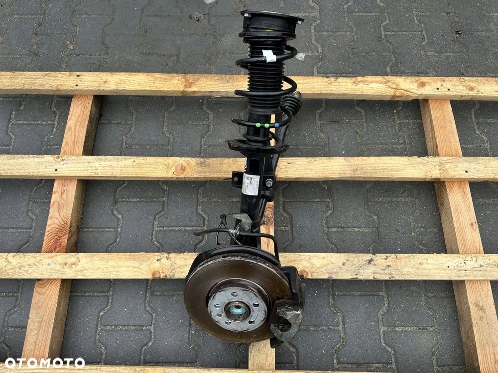 VW T-CROSS 24- LEWY AMORTYZATOR ZWROTNICA TARCZA KOMPLET 2Q0413031 - 1