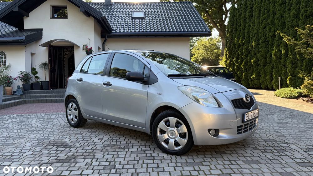 Toyota Yaris 1.3 Luna A/C - 12