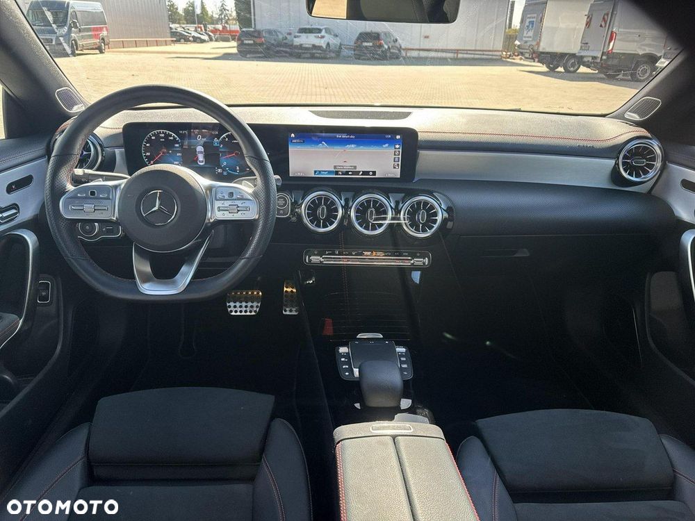 Mercedes-Benz CLA 250 4-Matic AMG Line 7G-DCT - 23