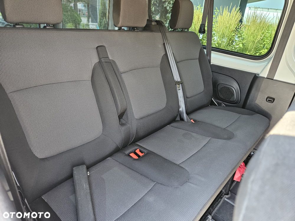 Renault Trafic Grand 2.0 dCi EDC - 11