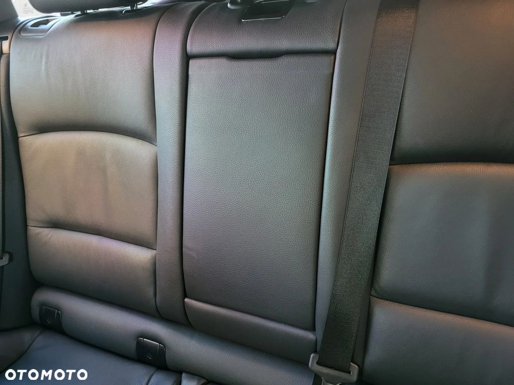 BMW Seria 5 518d - 17