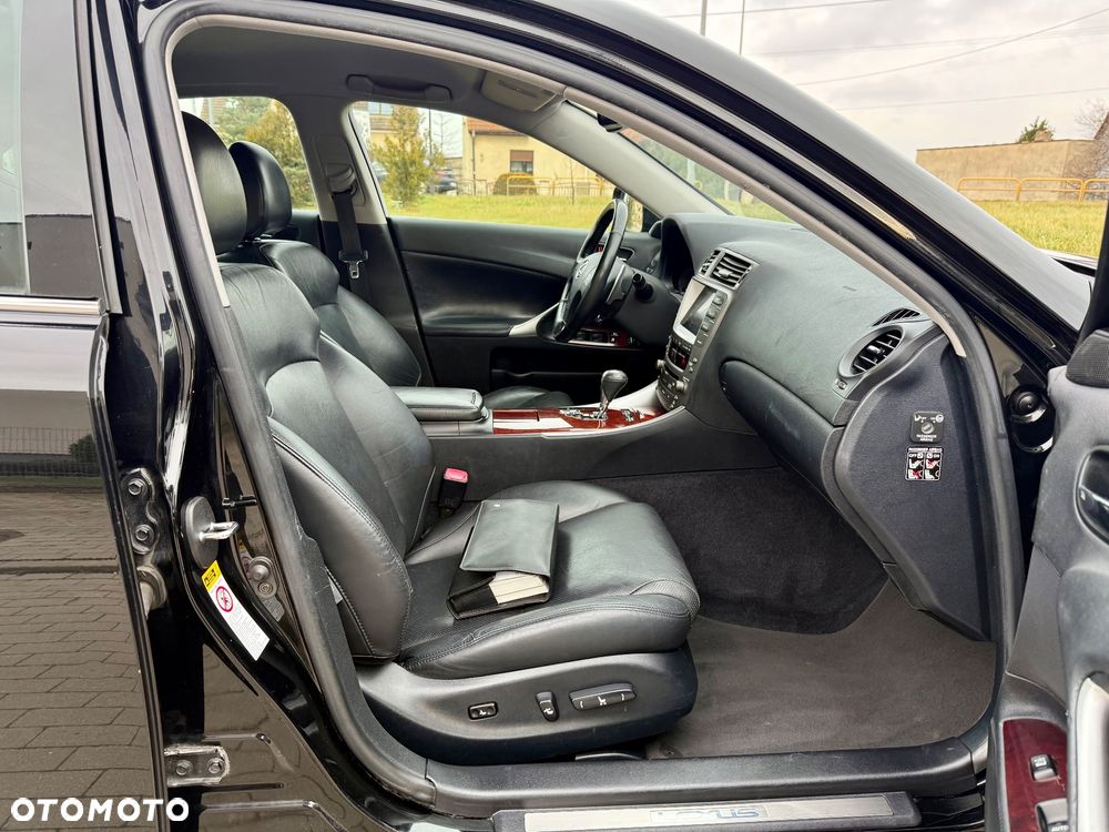 Lexus IS 250 Luxury Line - 18