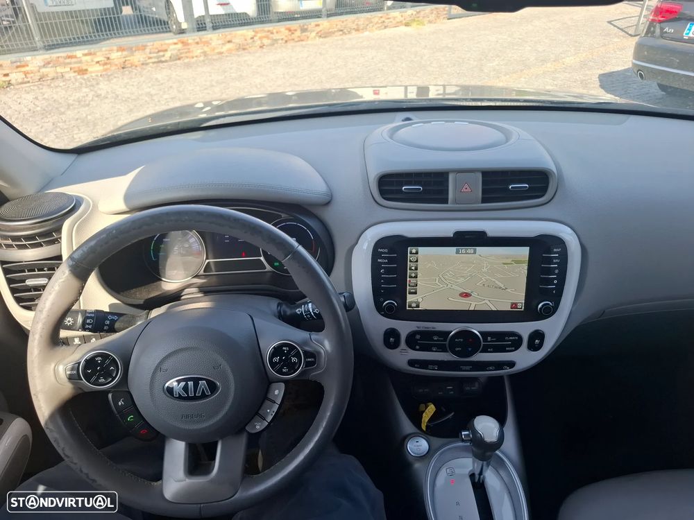 Kia e-Soul EV Play - 14